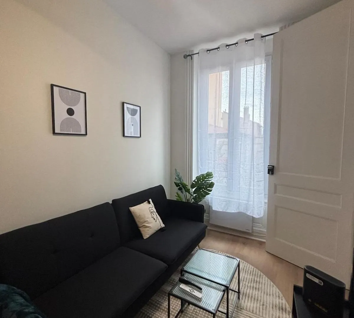 Le Charmant - Proche Gare Villeurbanne Apartment